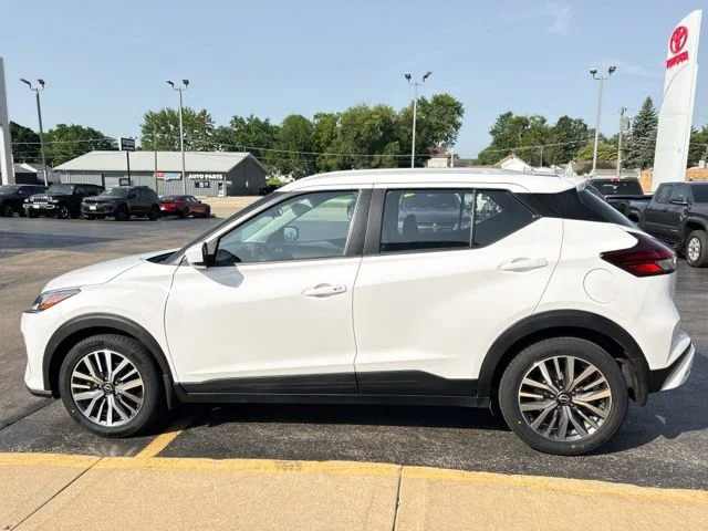 Used 2023 White Nissan SV image 6