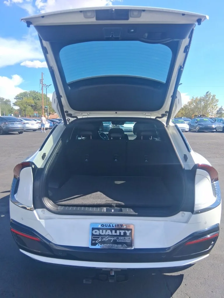 Used 2023 White Kia GT-Line image 17