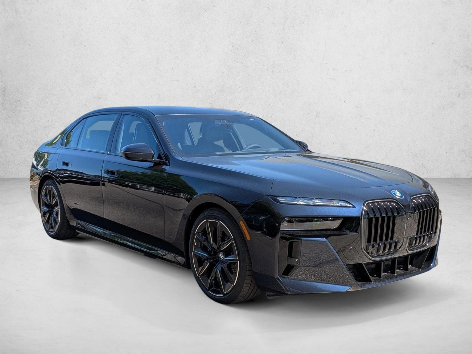 Used 2026 Carbon Black Metallic BMW xDrive60 image 7