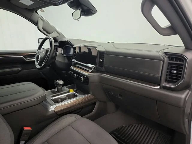 Used 2025 Summit White Chevrolet RST image 41