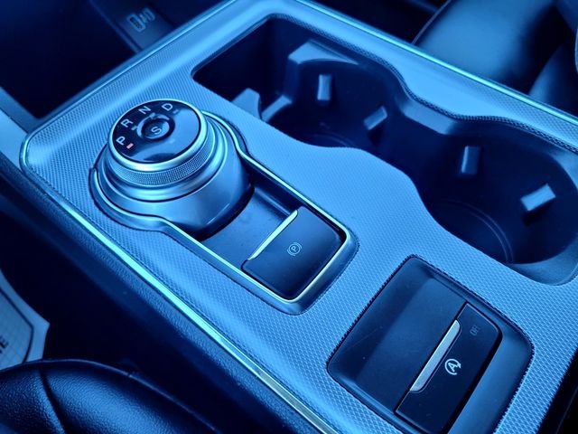 Used 2022 Silver Ford SEL image 19