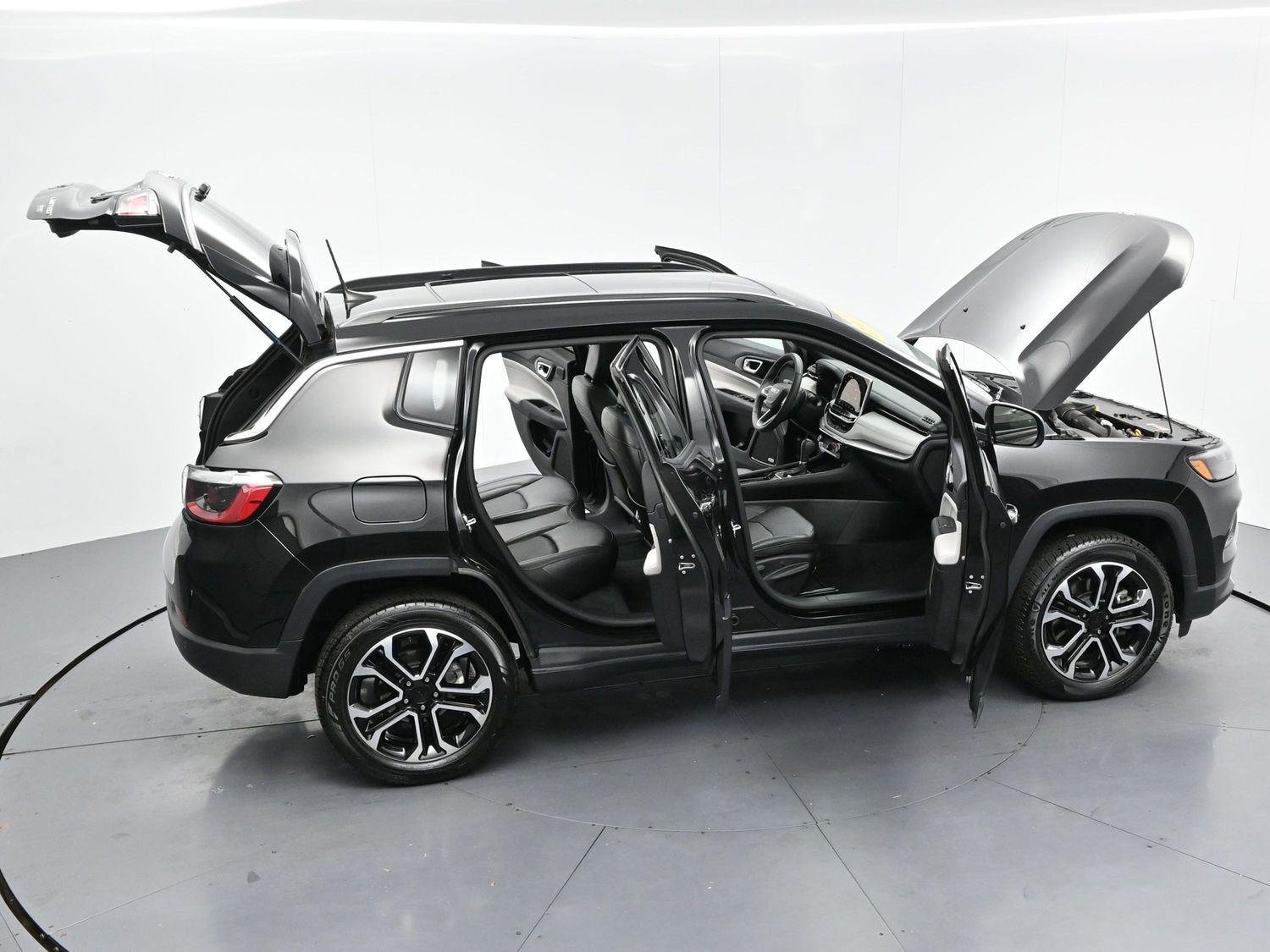 Used 2023 Diamond Black Crystal Pearlcoat Jeep Limited image 42
