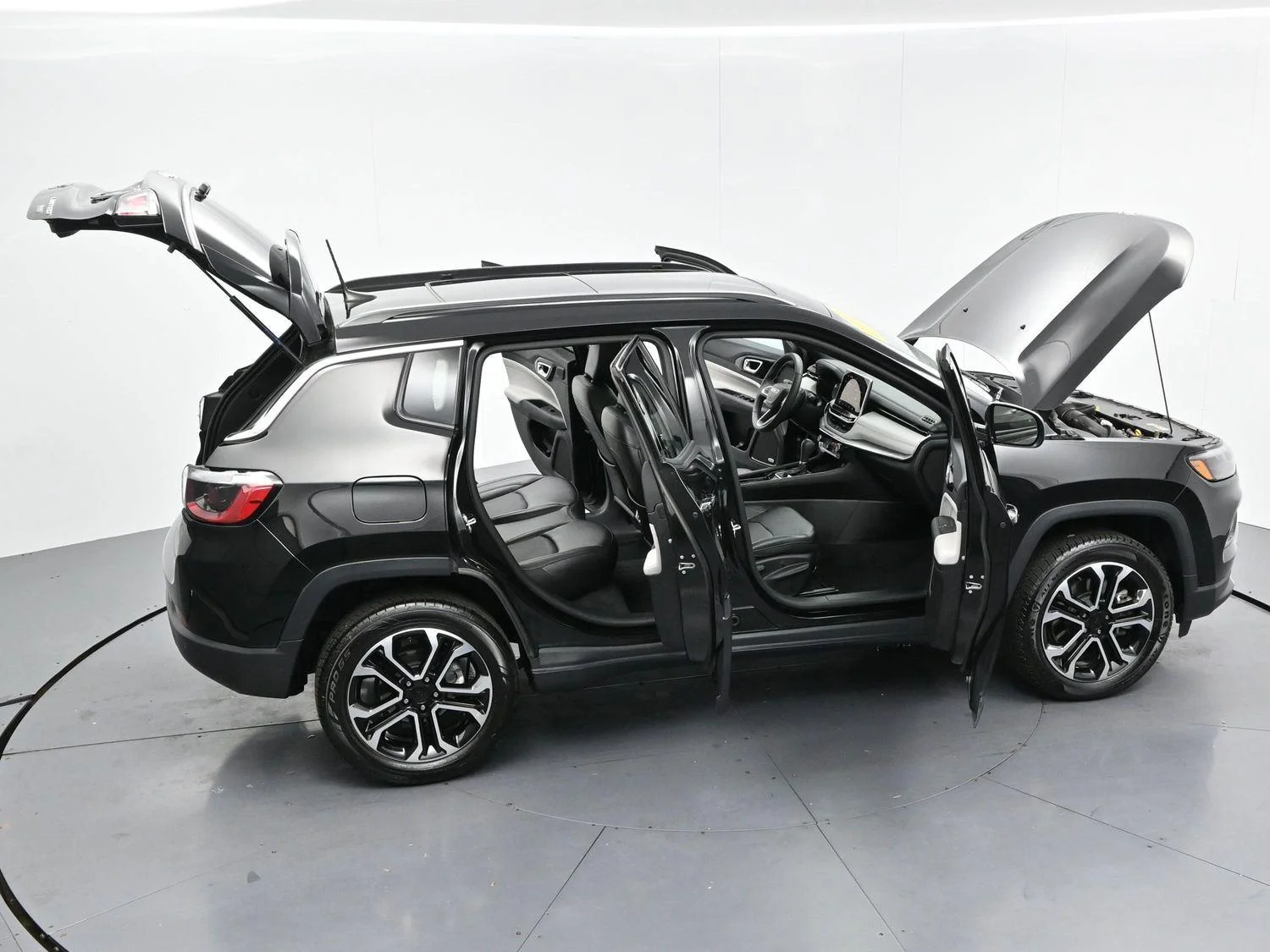 Used 2023 Diamond Black Crystal Pearlcoat Jeep Limited image 42