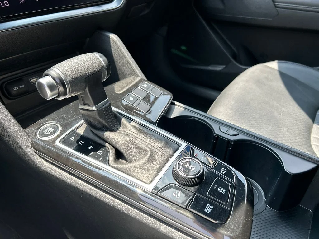 Used 2024 Black Kia X-Line image 20