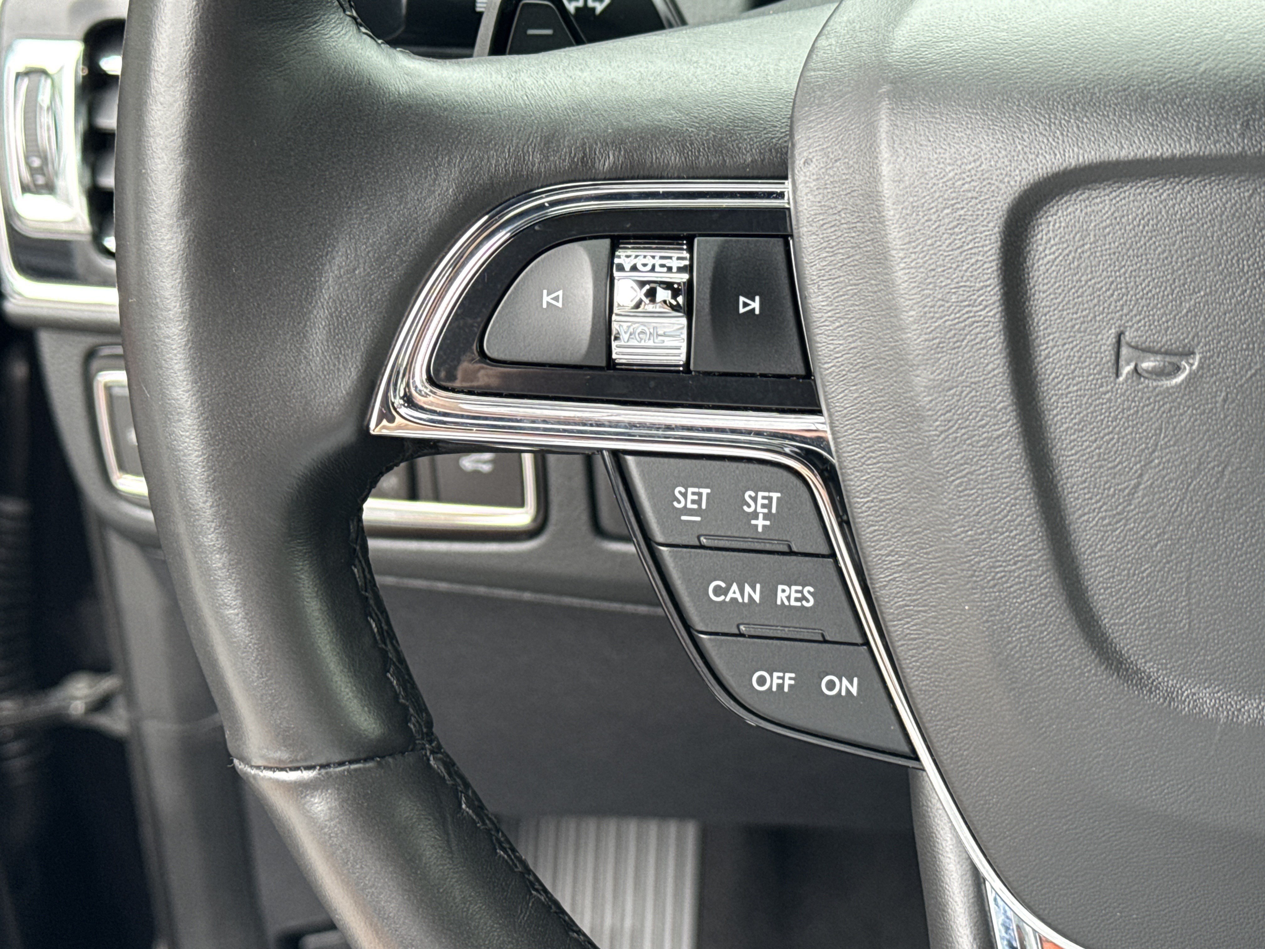 Used 2019 Infinite Black Metallic Lincoln Select image 31