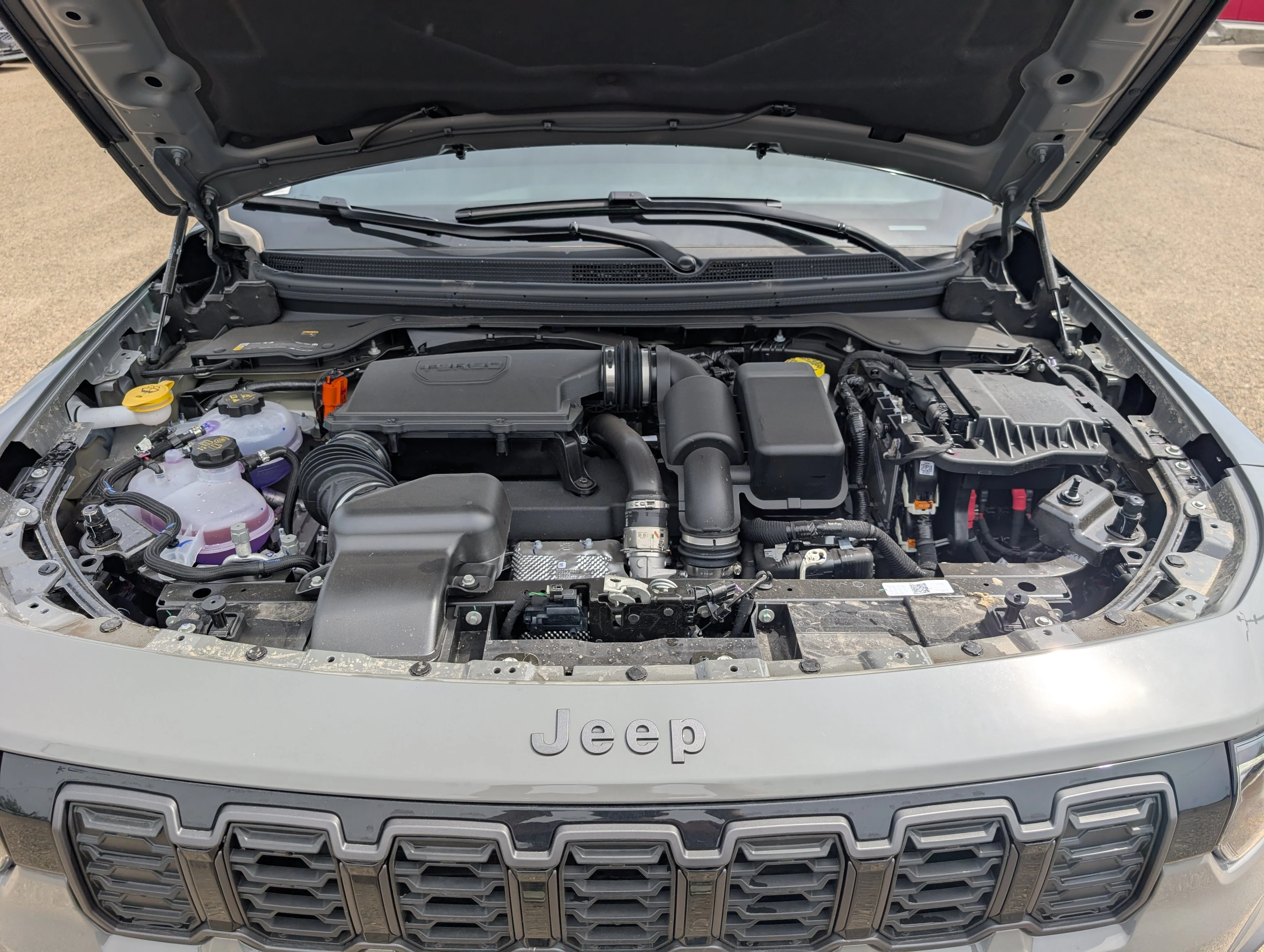 New 2026 Sting-Grey Jeep Laredo image 35
