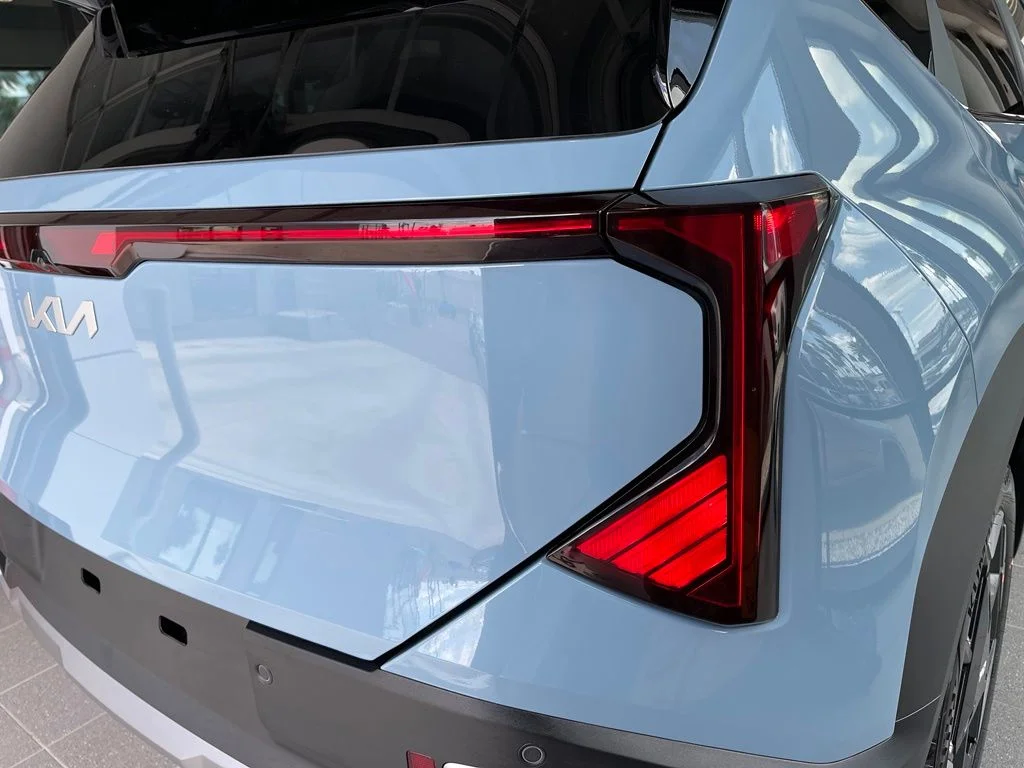 New 2027 Blue Kia S image 30