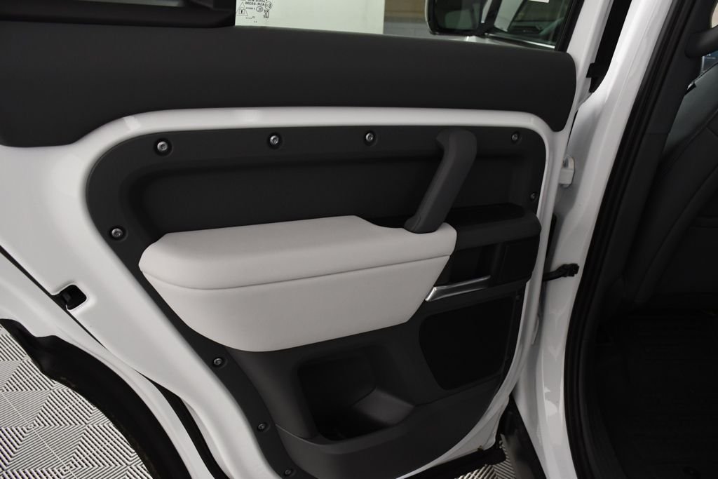 2026 Land Rover Defender S - Photo 26