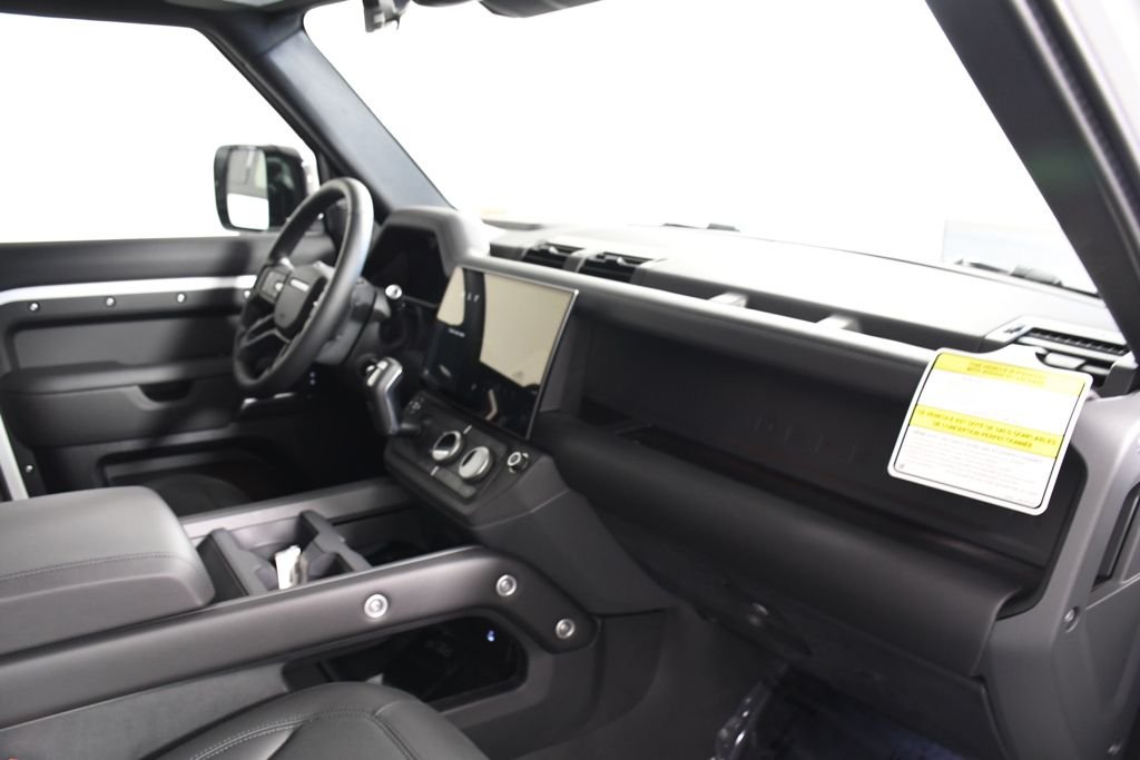 New 2026 Fuji White Land Rover S image 19