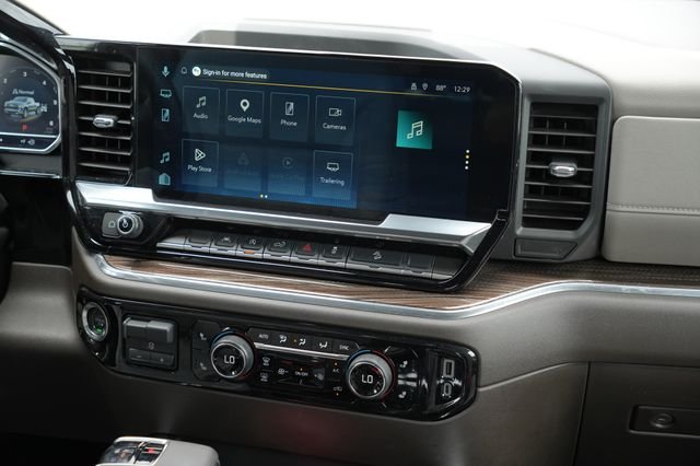 Used 2025 White Chevrolet LT image 13