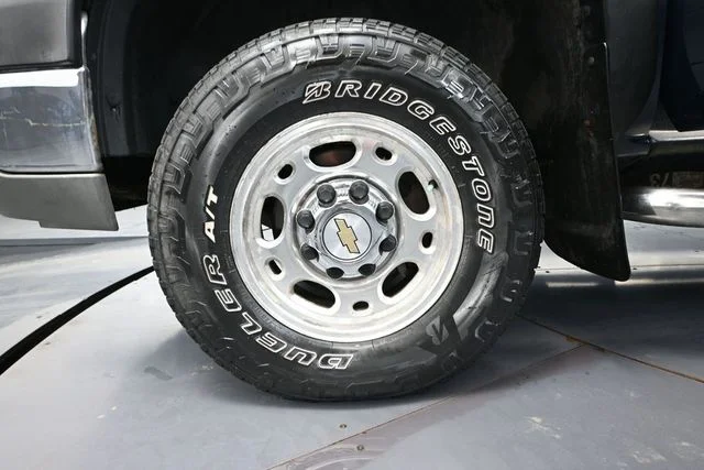 Used 2005 Blue Chevrolet LS image 16