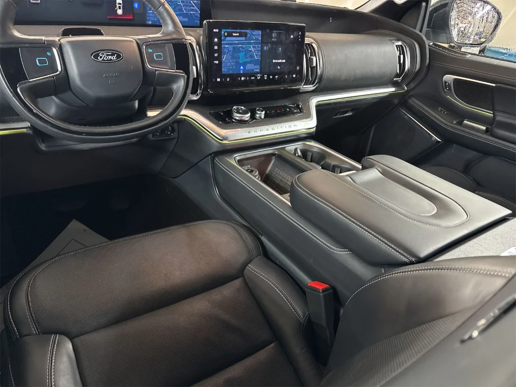Used 2025 Oxford White Ford Platinum image 6