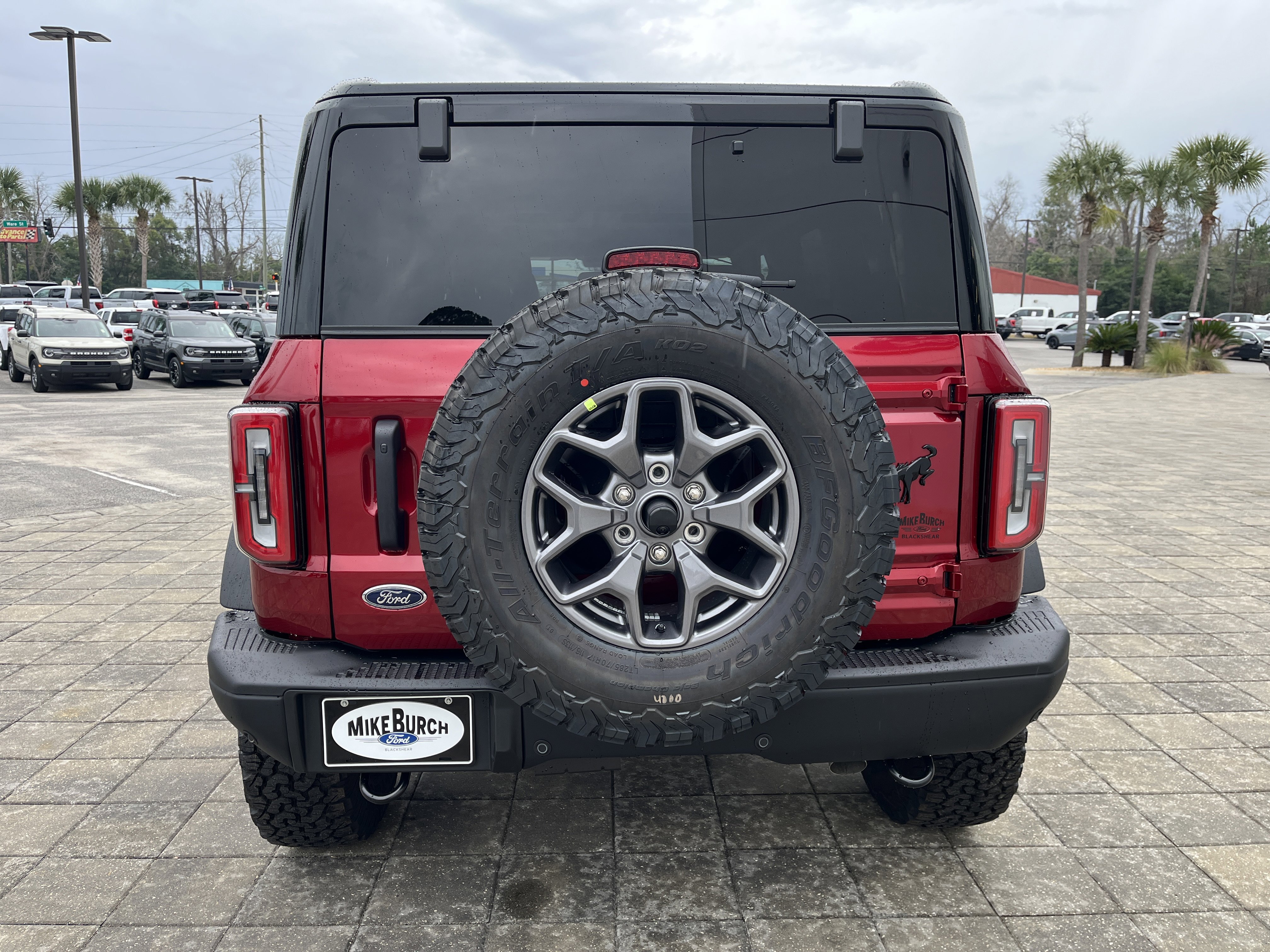 New 2025 Ruby Red Metallic Tinted Clearcoat Ford Badlands® image 6
