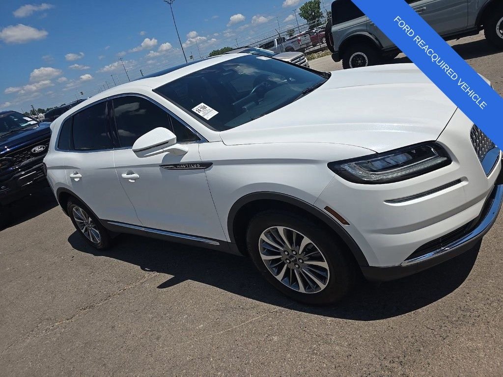 Used 2023 White Lincoln Reserve image 3