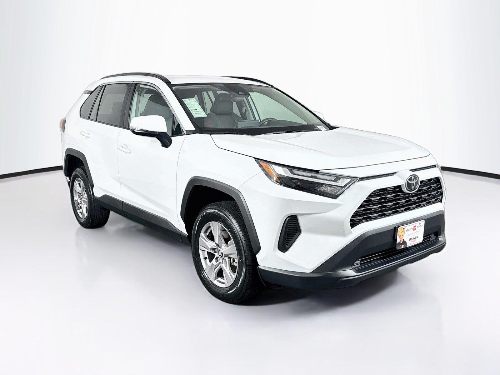 Used 2025 Ice Cap Toyota XLE image 9