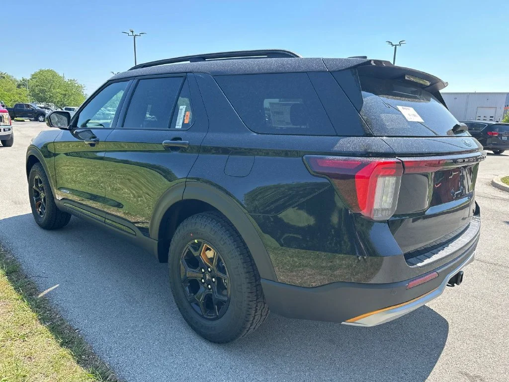 New 2026 Black Ford Tremor image 10
