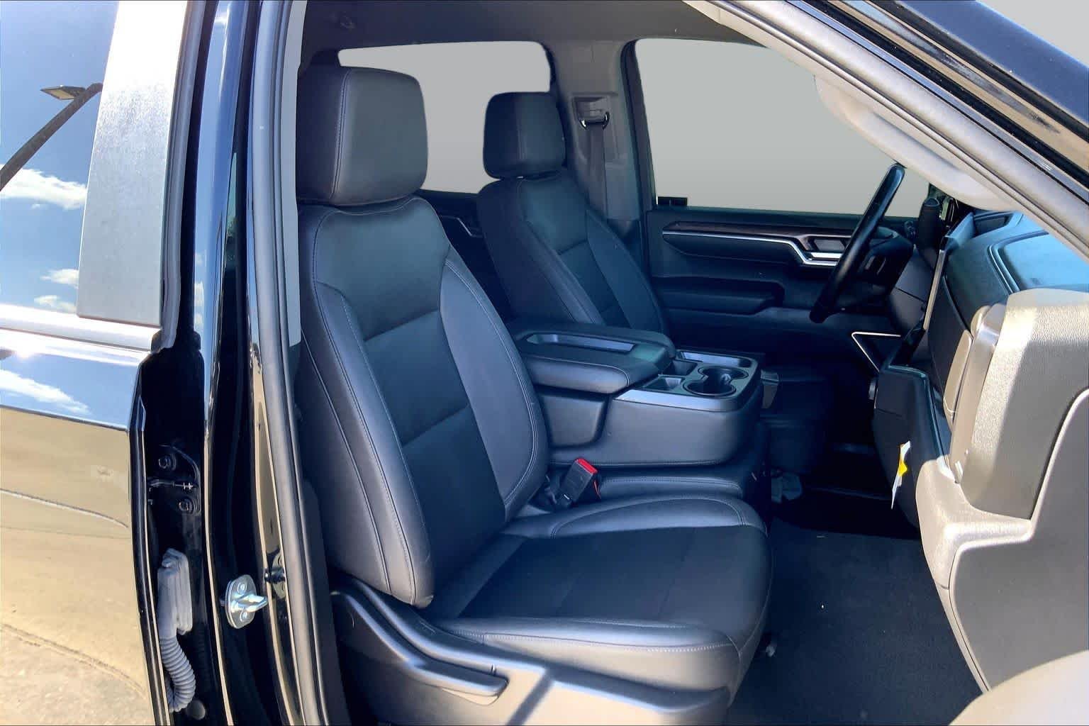 Used 2023 Black Chevrolet LT image 9