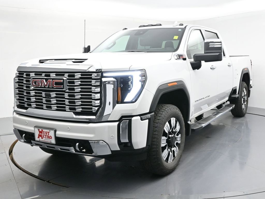 2024 GMC Sierra 4WD Crew Cab Standard Box Denali's photo