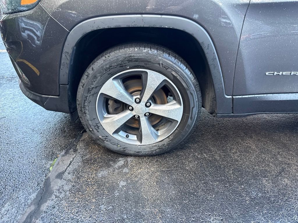 Used 2019 Gray Jeep Limited image 11
