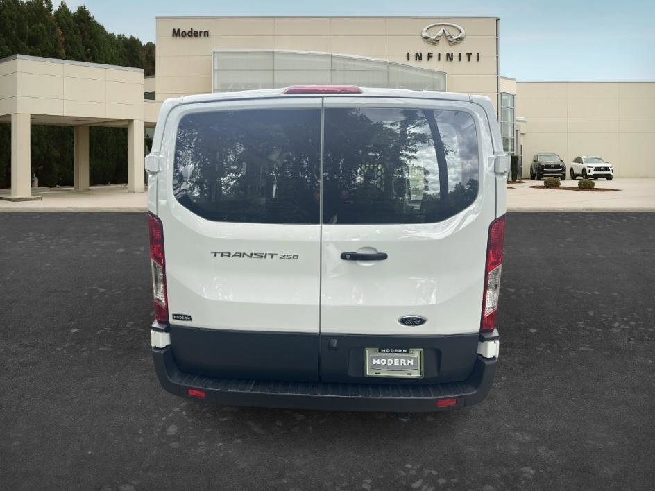 Used 2025 Oxford White Ford Base image 21