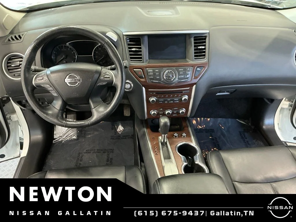Used 2019 Pearl White Nissan Platinum image 15