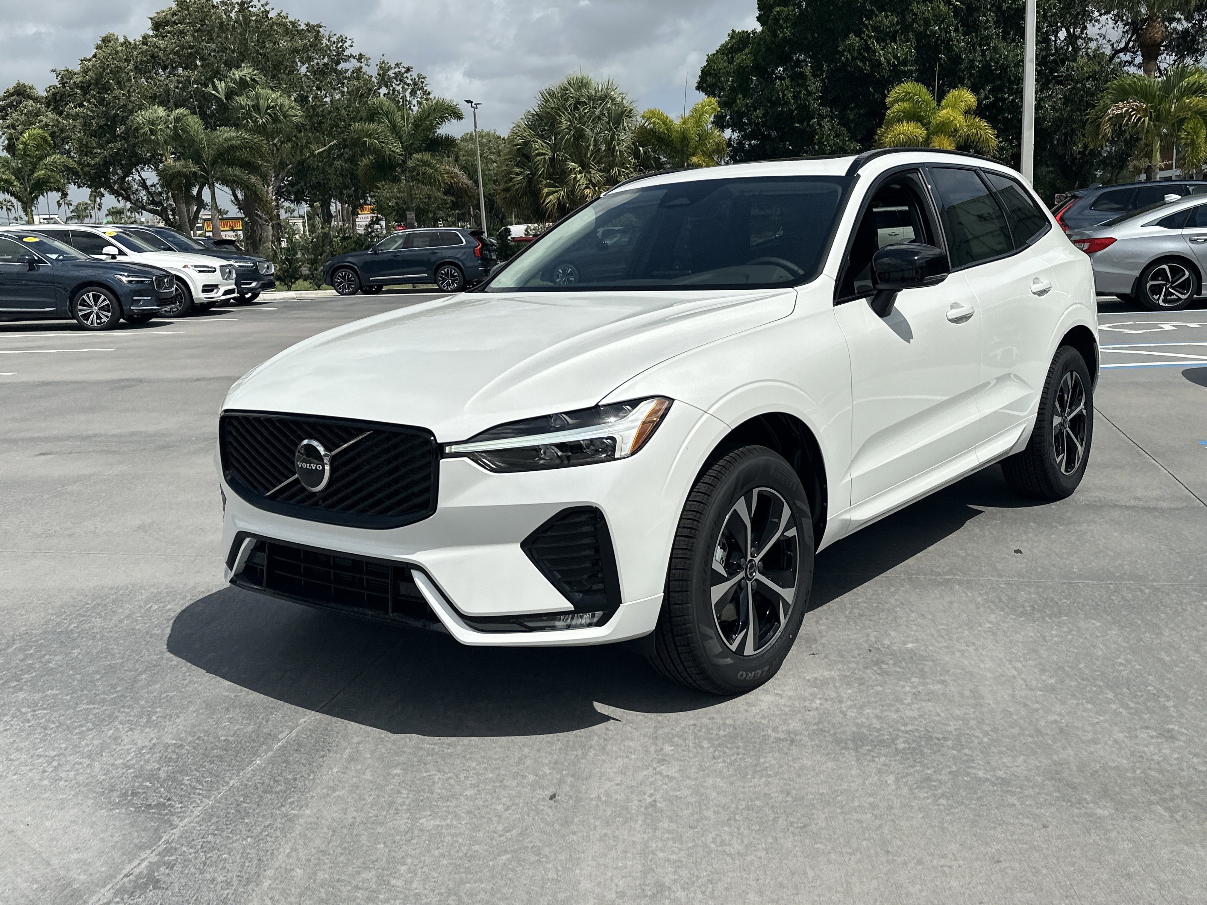 New 2026 Crystal White Volvo Core image 3