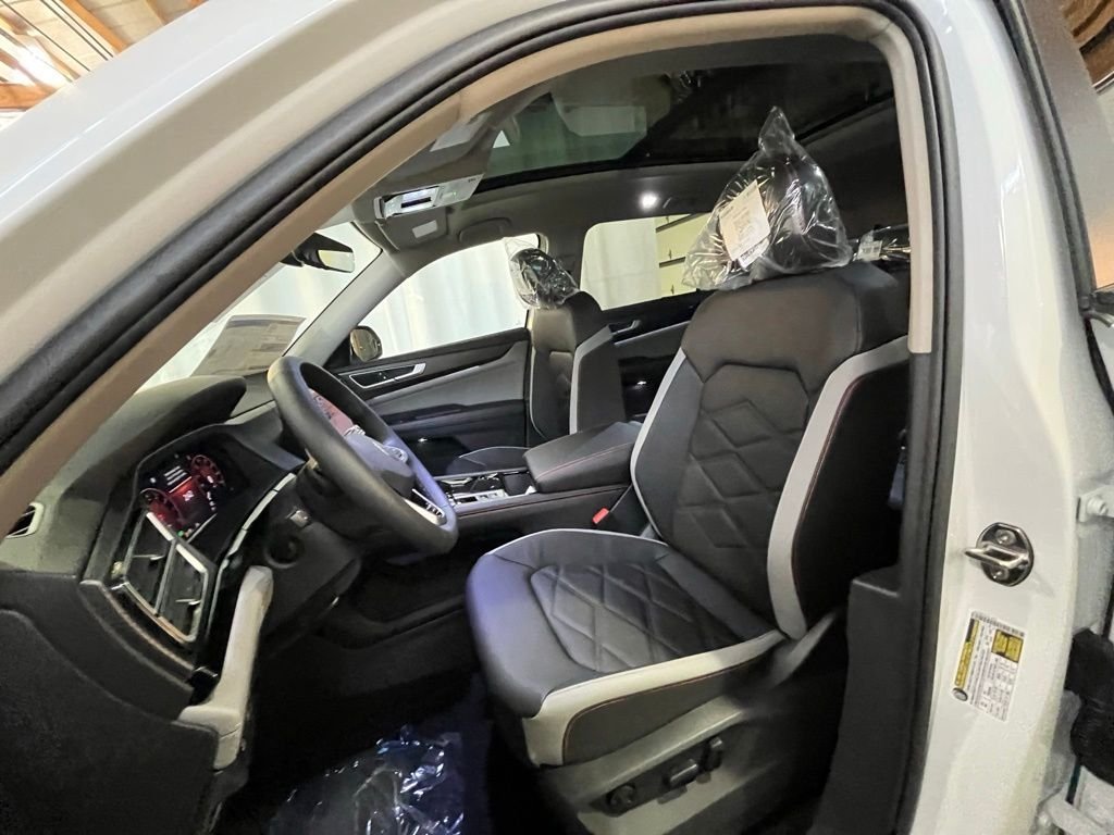 New 2026 White/off-white Volkswagen 2.0T Peak Edition image 10
