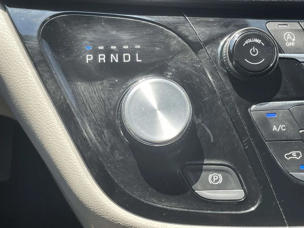 Used 2023 Black Chrysler Touring L image 38