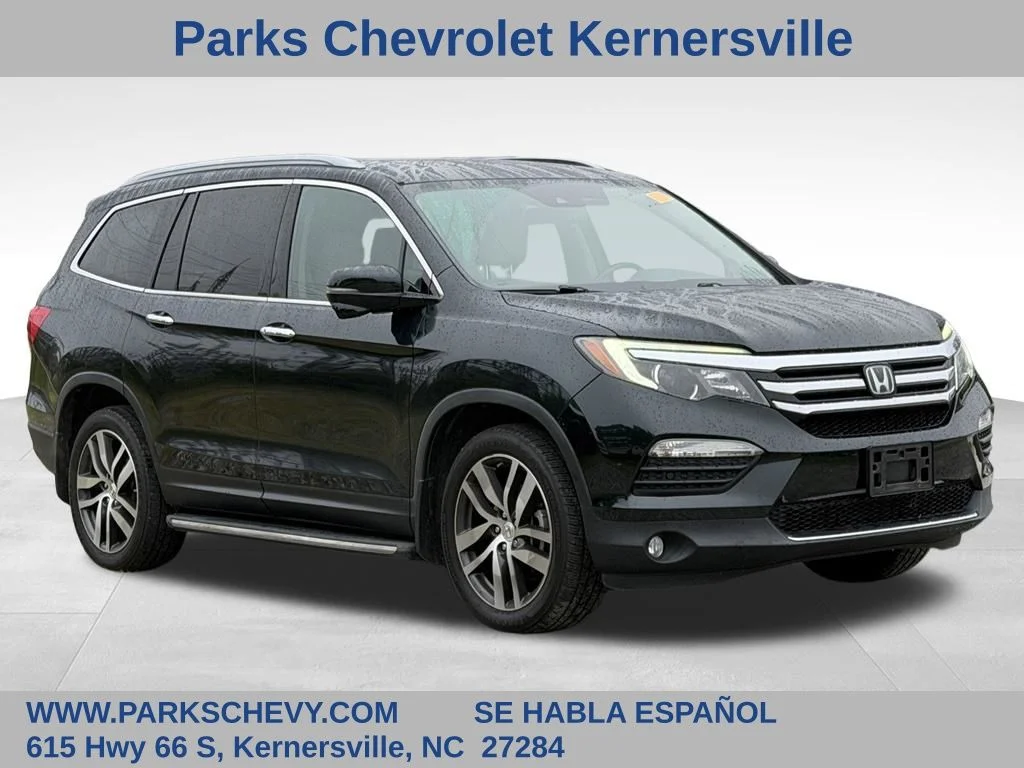Used 2016 Green Honda Touring image 1