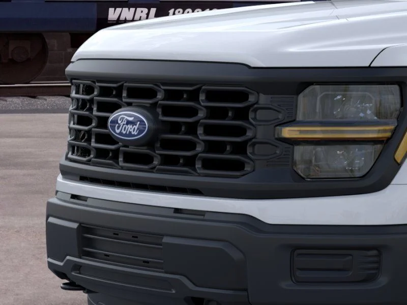 New 2026 Oxford White Ford XL image 17