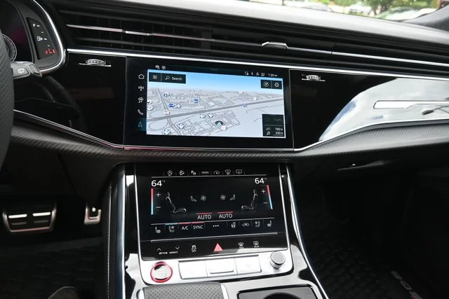 Used 2024  Audi 4.0T Prestige image 32