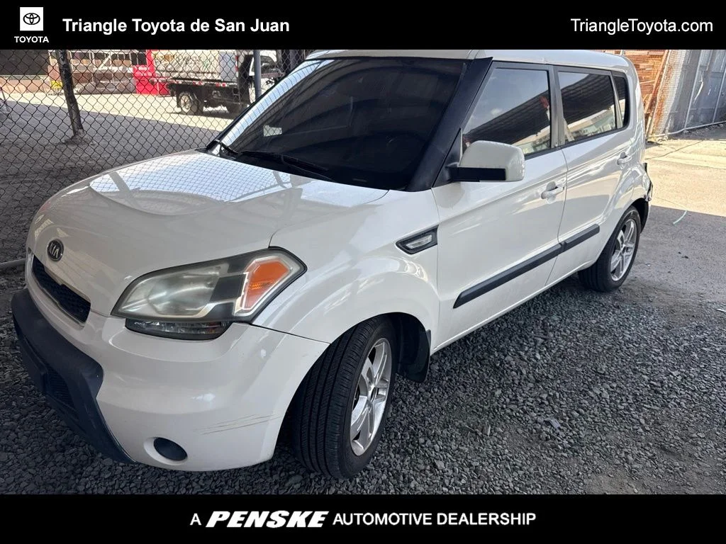 Used 2011  Kia Plus image 1