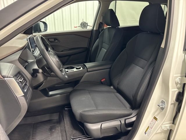 Used 2023 Glacier White Nissan S image 13
