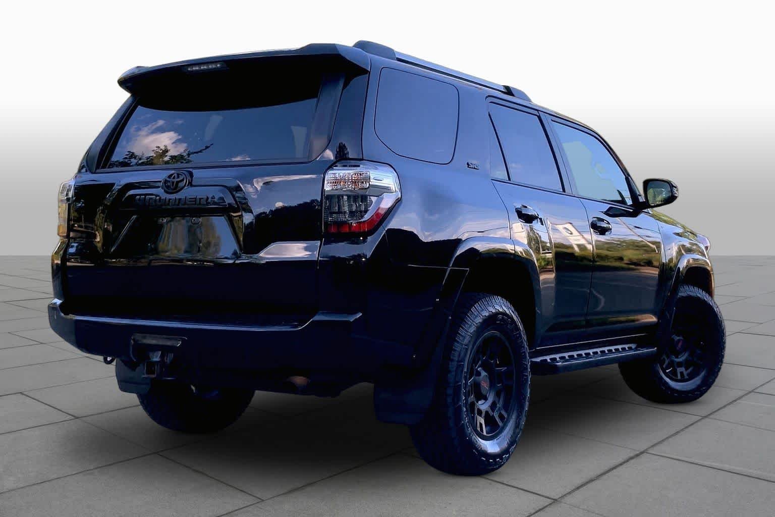 Used 2021 Midnight Black Metallic Toyota SR5 Premium image 12