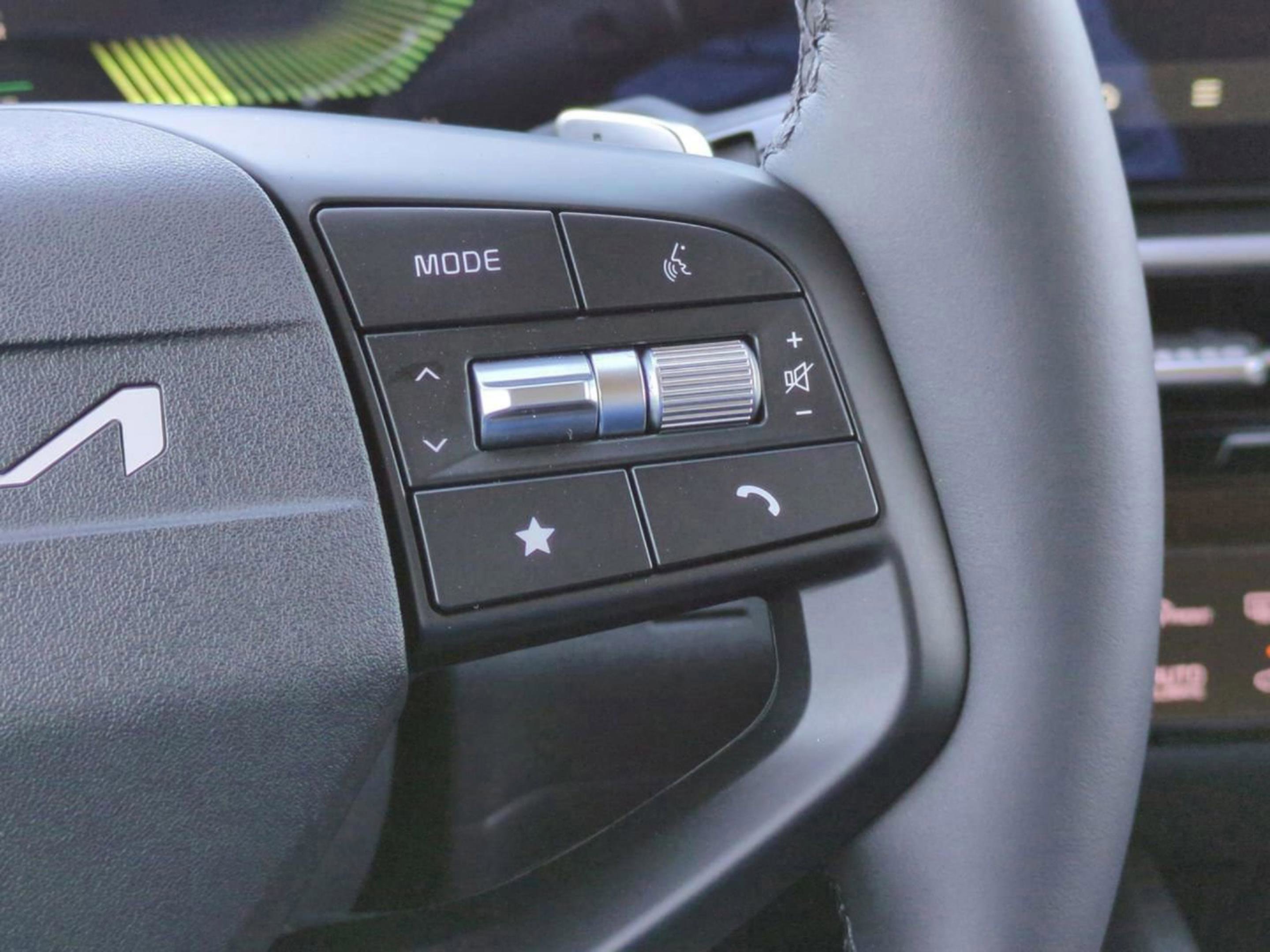 New 2026 Fusion Black Kia LX image 27