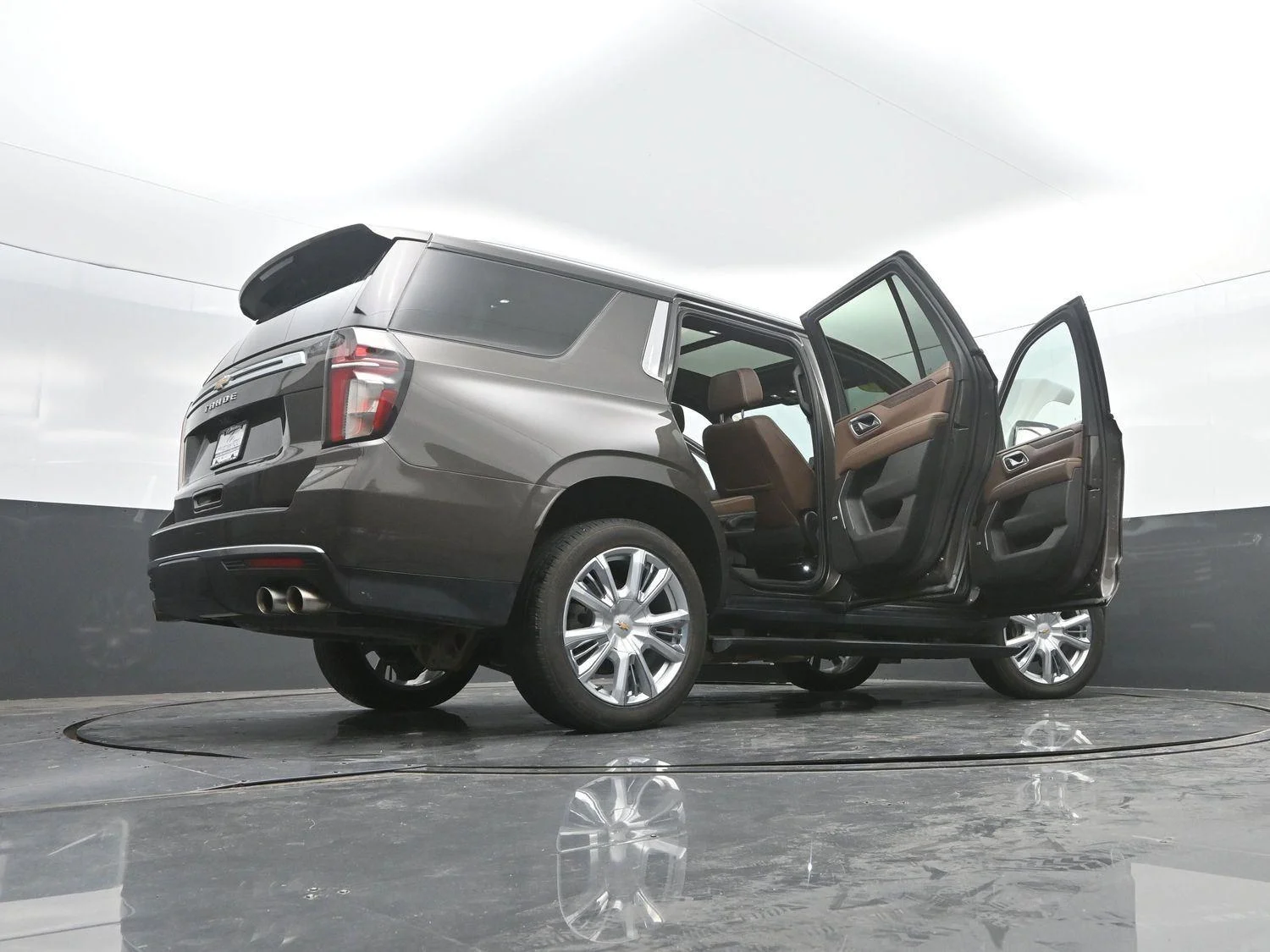 Used 2021 Graywood Metallic Chevrolet High Country image 53