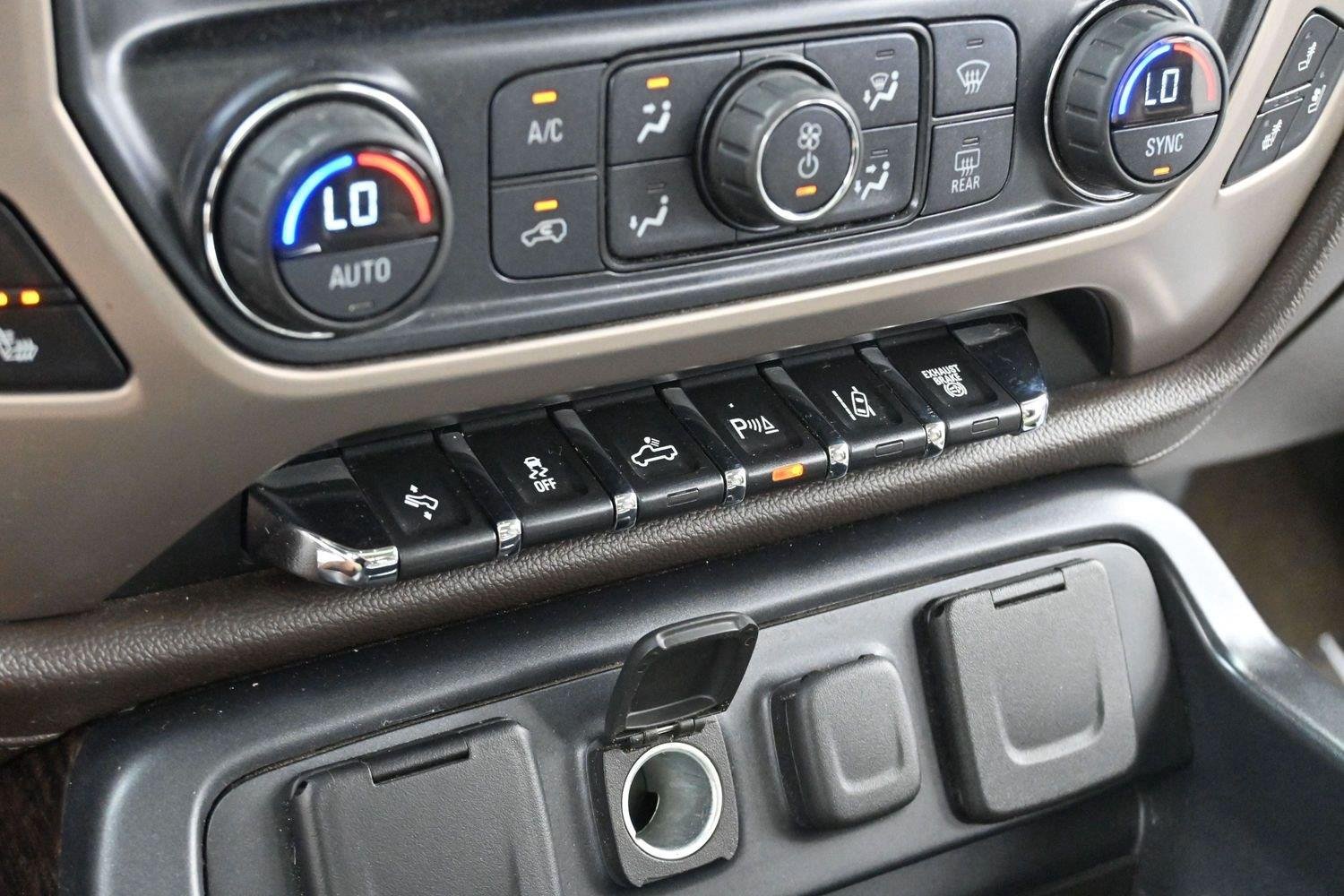Used 2016 Summit White GMC Denali image 27