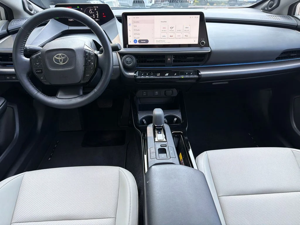 Used 2025  Toyota Limited image 23