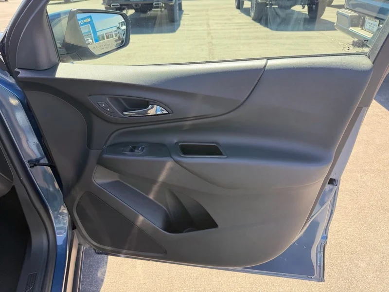 Used 2024 Lakeshore Blue Metallic Chevrolet LT image 21