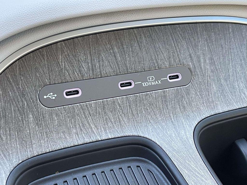 New 2026 White Hyundai SE FWD image 27