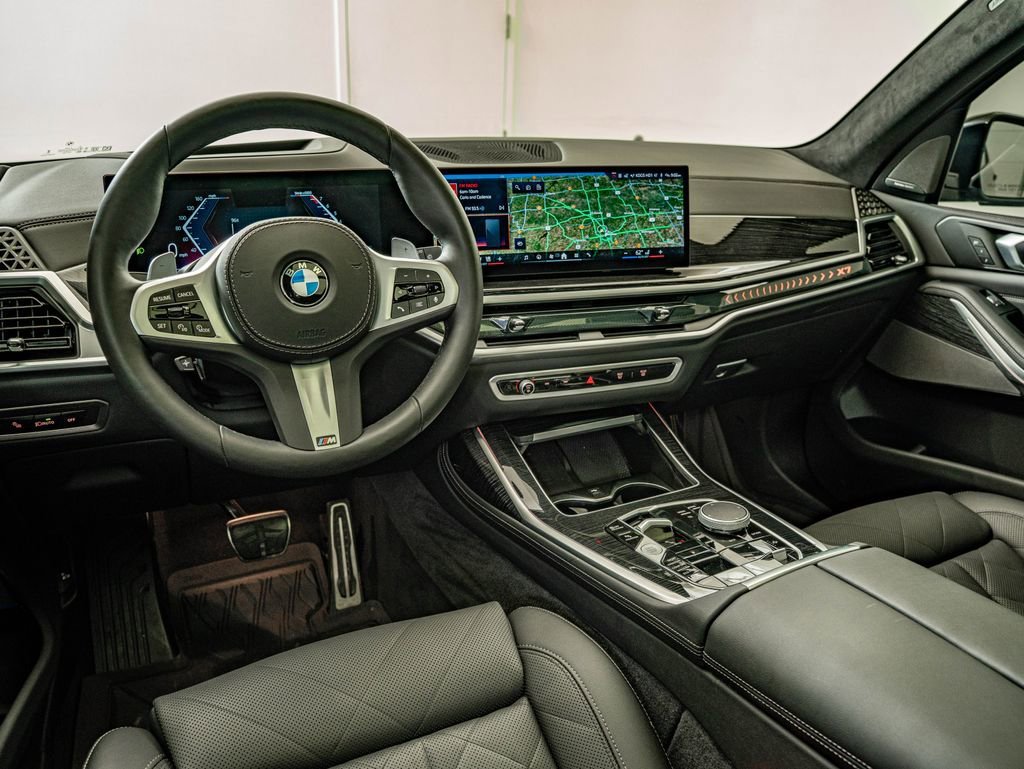 Used 2025 Black Sapphire Metallic BMW xDrive40i image 28
