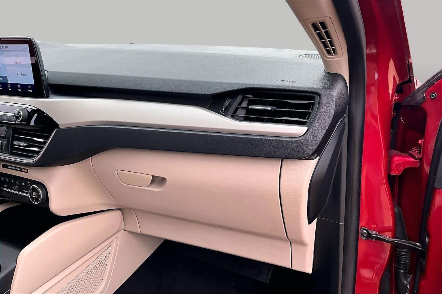 Used 2020 Rapid Red Metallic Tinted Clearcoat Ford SE image 16