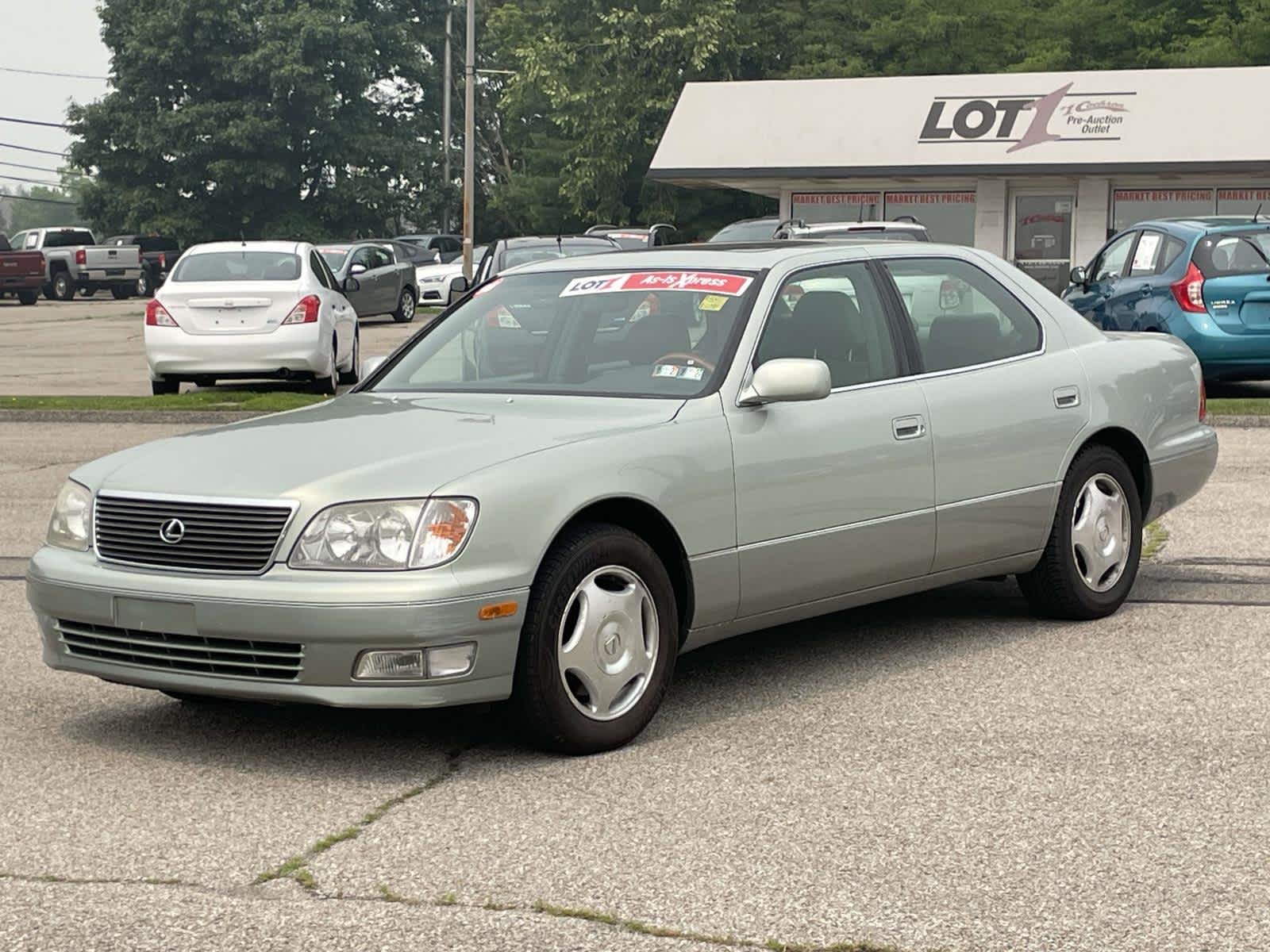 Used 1998 Silver Jade Pearl Lexus  image 11