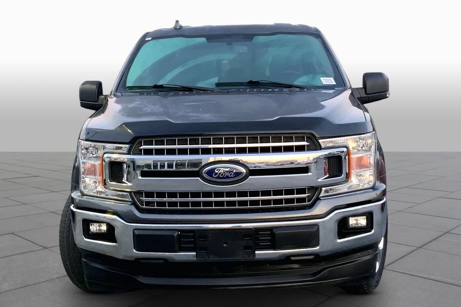 Used 2018 Magnetic Metallic Ford XLT image 4