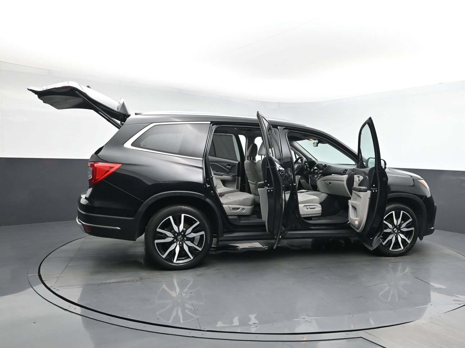 Used 2019  Honda Touring 7-Passenger image 14