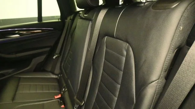 Used 2022 Dark Graphite BMW xDrive30i image 11
