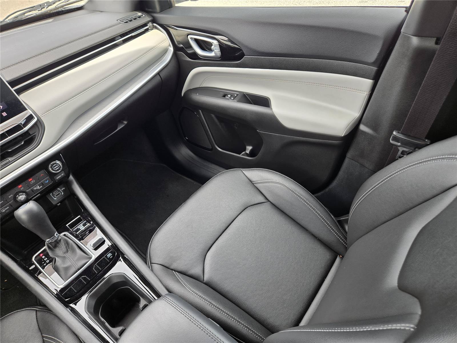 2025 Jeep Compass Limited - Photo 19
