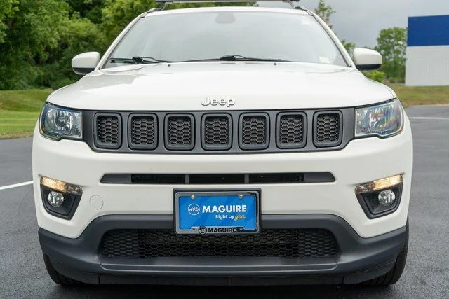 Used 2019 White Clearcoat Jeep Latitude image 3