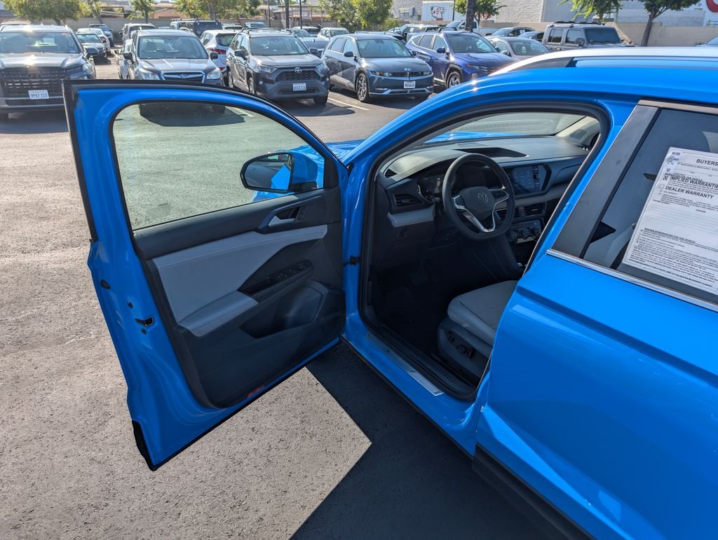 2024 Volkswagen Taos SE - Photo 33