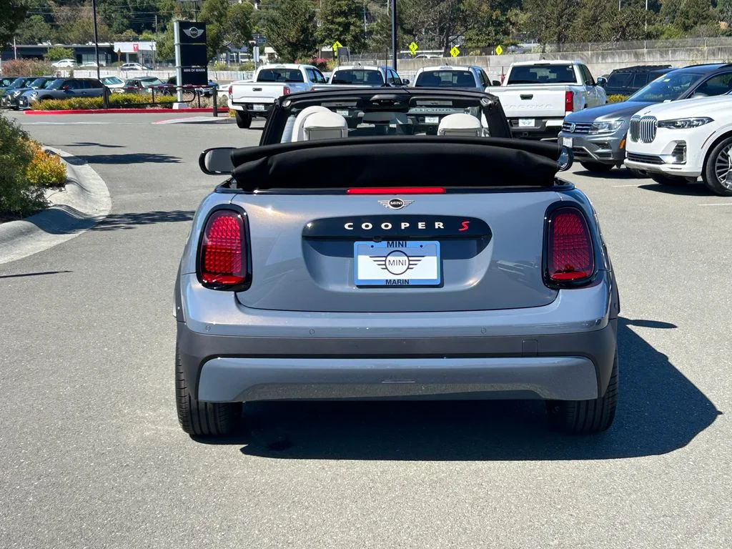 New 2026 Copper Grey Metallic MINI Signature Plus image 4
